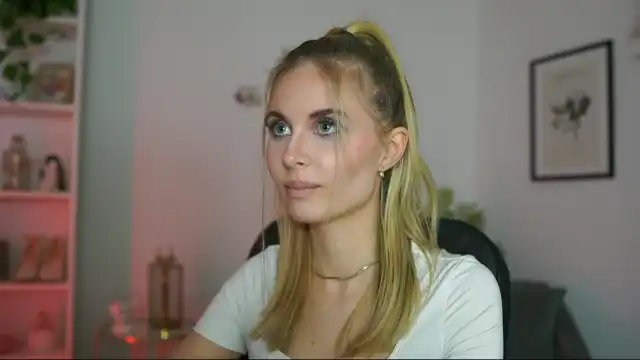 Catecrago_ – [Myfreecams] Horny Crazy Goal Hot Babe Strips – 2026-06-27 16:11:09