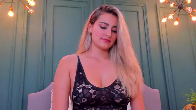Bella-jonnes – [Flirt4free] Shaved Hot Babe Strips Get Fucked – 2025-01-26 10:30:01