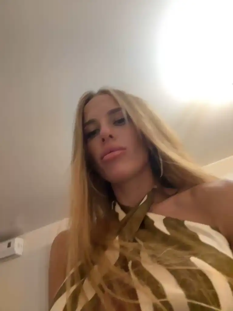 Blondinochkaa – [Bongacams] Amazing Wonderful Lovers – 2025-03-15 08:42:53