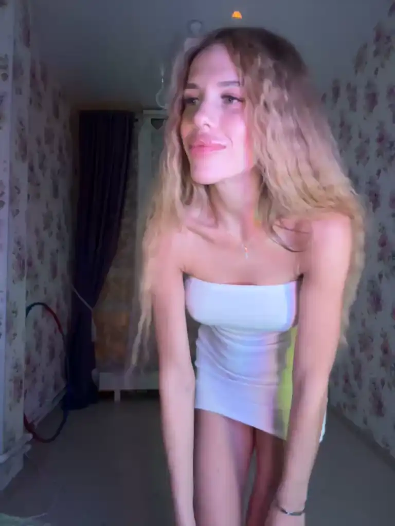 Blondinochkaa – [Bongacams] Horny Shows Ass Privat Zapisi – 2026-05-26 05:36:34