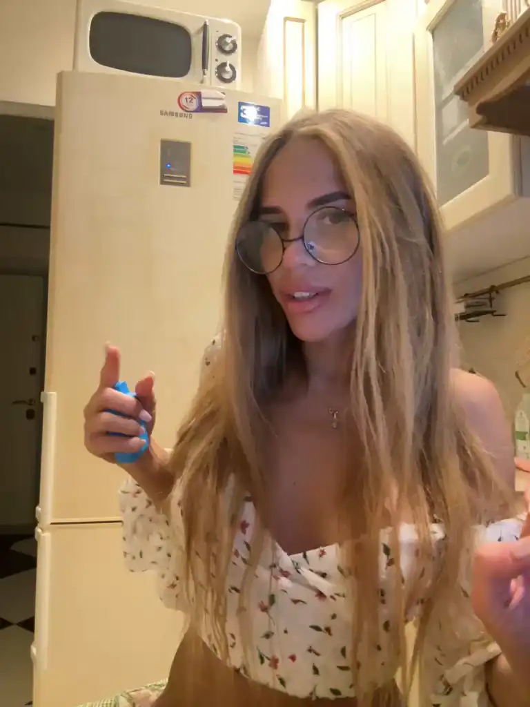 Blondinochkaa – [Bongacams] Hottest Webcam Babe Hot Crazy – 2025-10-04 00:50:10