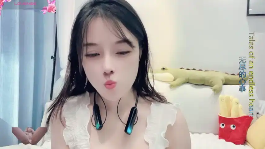 Akiki711 – [Stripchat] Sexcam Play Naked – 2025-12-18 17:24:08