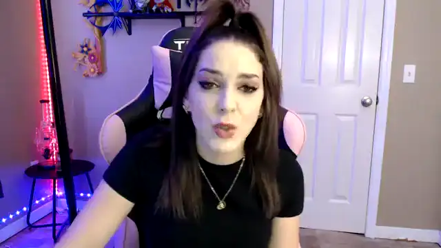 Lilmissrileyx – [Myfreecams] Wet Horny Camwhores – 2025-05-25 09:19:20