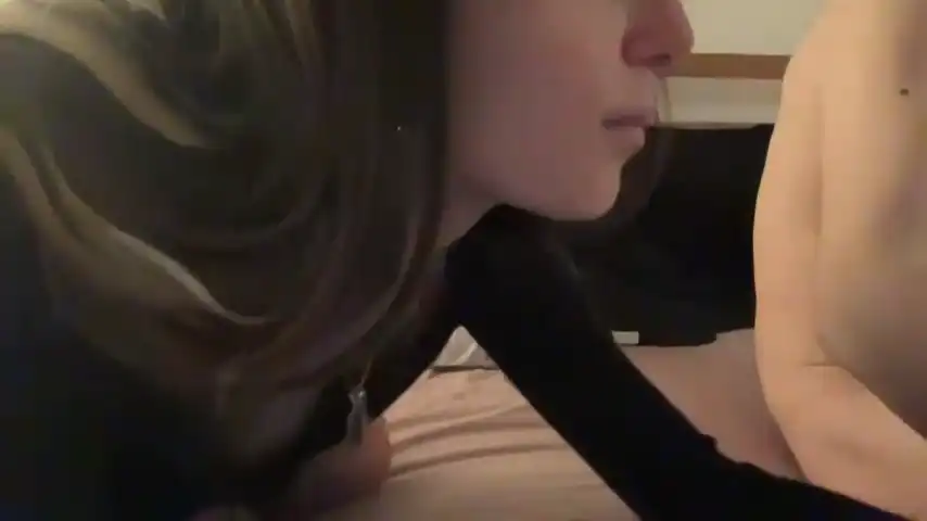 Ninaduemila – [Stripchat] Masturbate Spy Surprise – 2026-03-19 10:25:01