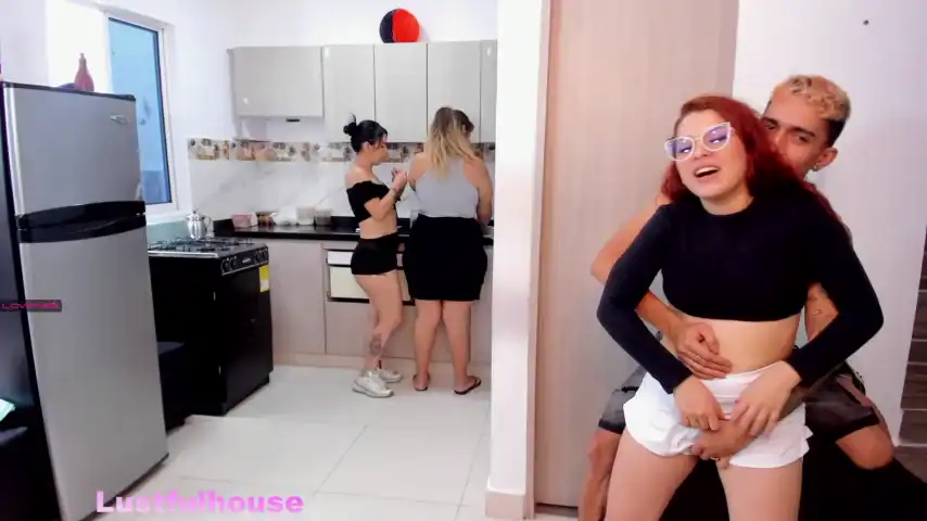 Lustfulhouse – [Stripchat] Incredible Women Lips Webcam Recording – 2025-08-06 21:51:28