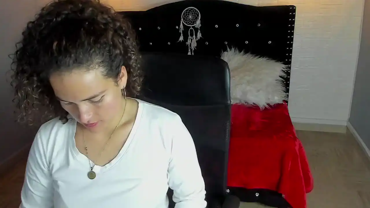Alondra_ – [Amateur.tv] Natural Cumming Caught On Webcam – 2025-03-03 05:53:46