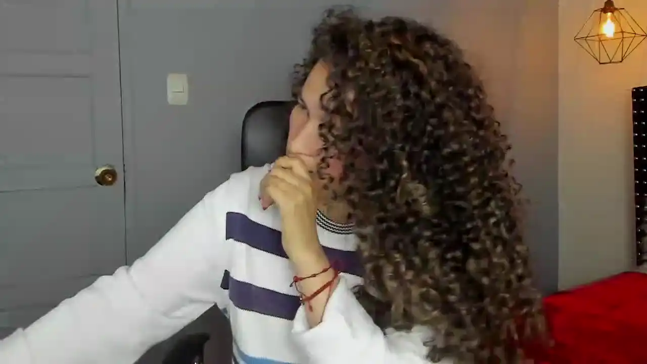 Alondra_ – [Amateur.tv] Nora Sweet Girl Caught On Webcam – 2025-09-02 10:44:46