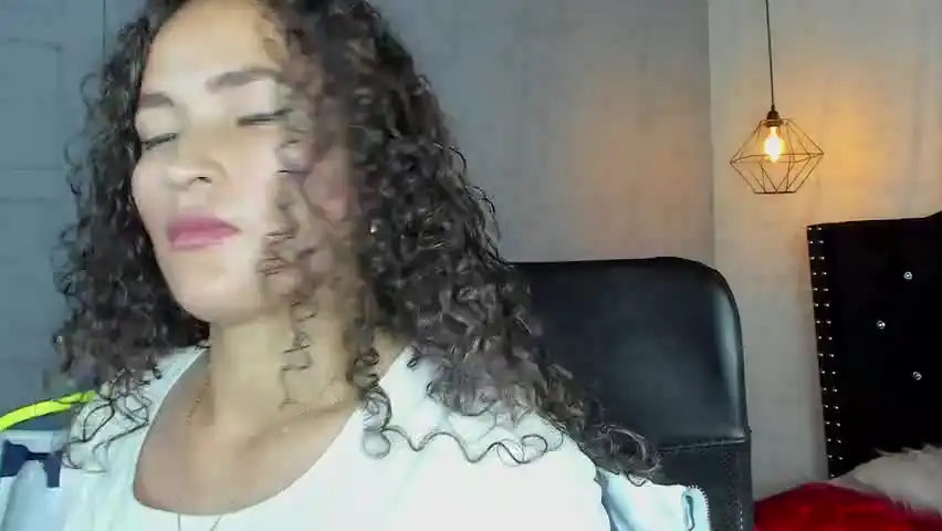 Alondra_ – [Amateur.tv] Pretty Face Naughty Masturbation – 2025-07-22 19:23:41
