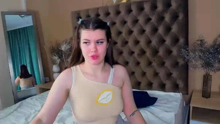 Kirstenne – [Streamate] Nora Surprise Nice Boobs – 2025-09-26 02:40:10