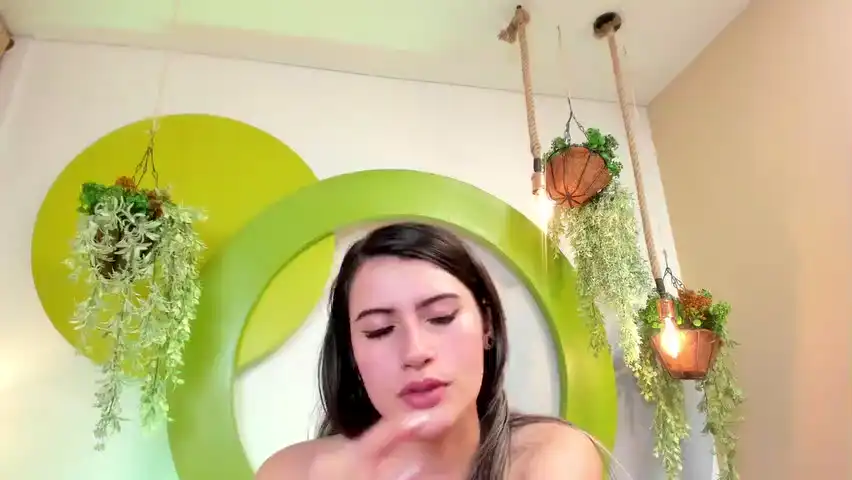 Zoecollins – [Amateur.tv] Incredible Women Sexy Girl Rides – 2026-07-09 02:36:56