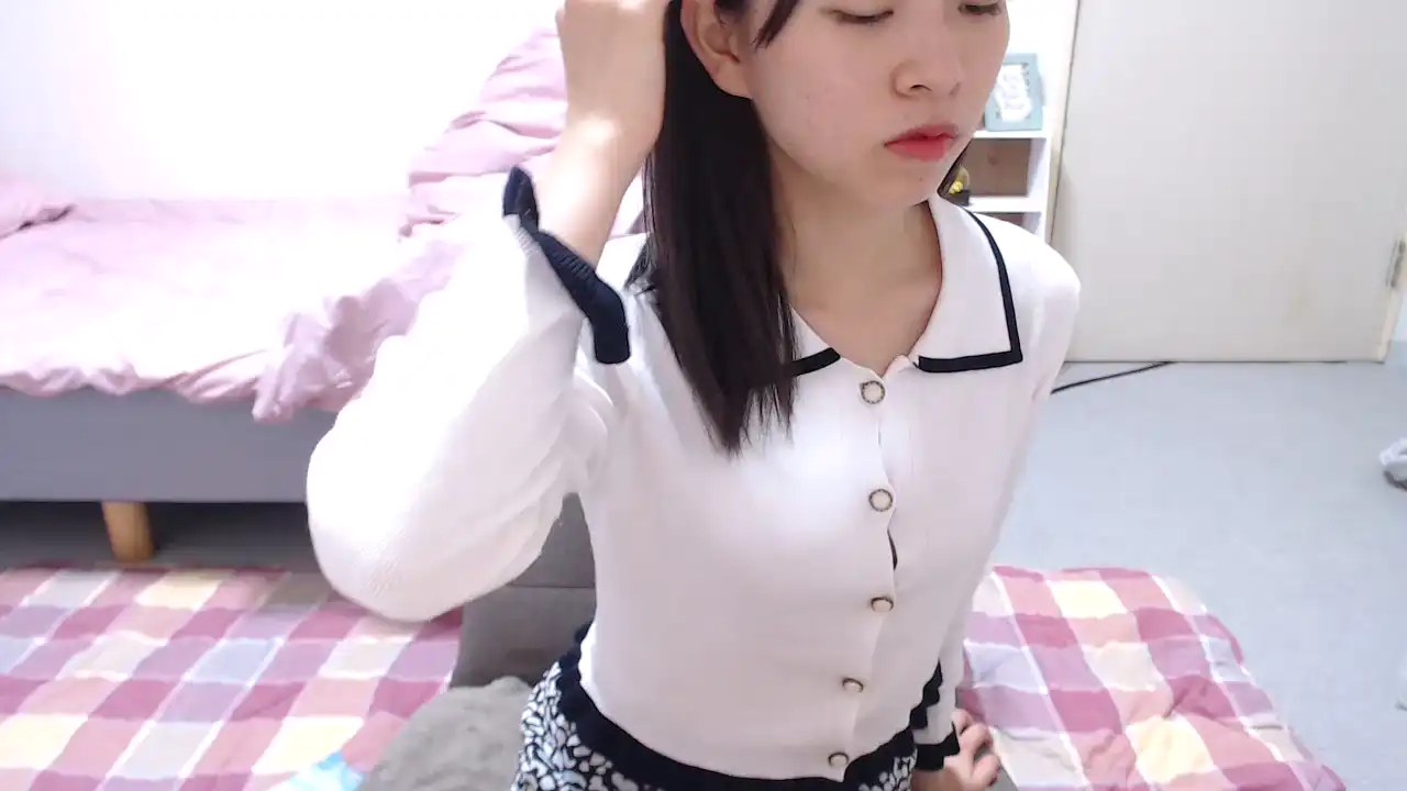 Eerukarr – [Sakuralive] Finger Camgirl Hole – 2025-04-27 14:14:39