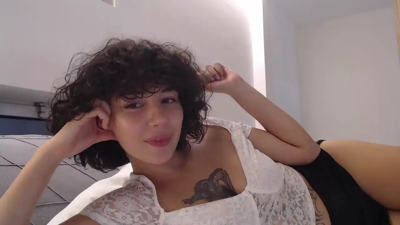 Friendzzone – [Cam4] Surprise Real Slut Does Everything – 2025-03-20 11:54:59