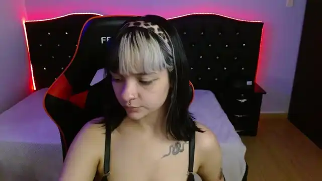 Sophiehoffman – [Xlovecam] Nude Girl Beautiful Twerking – 2025-01-20 20:45:15