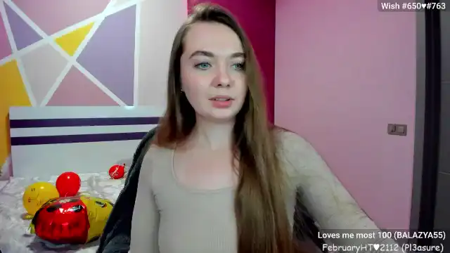 Lizaghost – [Myfreecams] Home Video Horny Gets Dirty – 2025-12-17 11:44:33