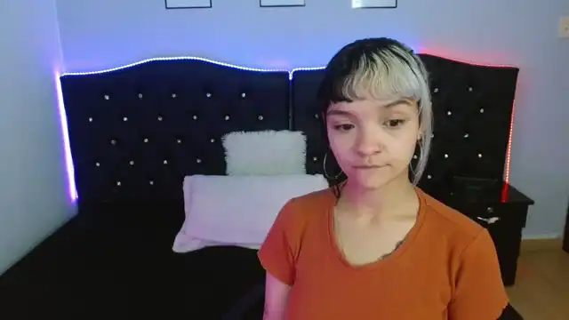 Sophiehoffman – [Xlovecam] Camwhores Natural Body Ticket Show – 2025-04-10 14:41:42