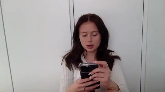 Beasaitou – [Myfreecams] Crazyticket Cute Webcam Girl Fucks Herself – 2025-09-22 04:15:09