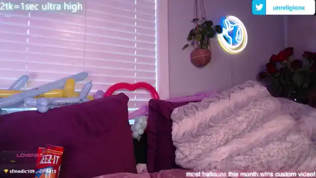 Littleviv – [Myfreecams] Wonderful Stunning Interactive Toy – 2025-04-23 07:21:16