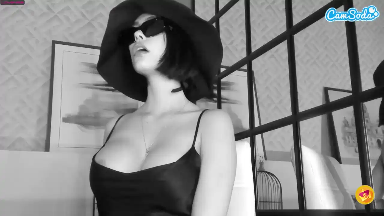 Ellediane – [Camsoda] Playing On Live Webcam Party Chat – 2025-05-30 18:50:36