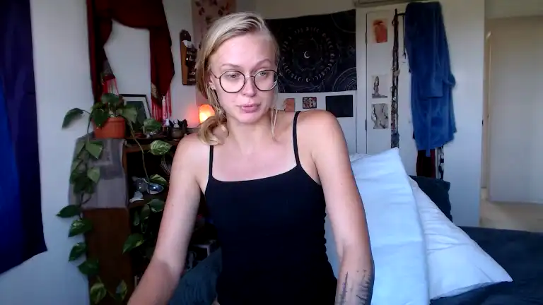 Timeforjasper – [Streamate] Domi Chat Flashing Ass – 2025-06-12 16:52:12