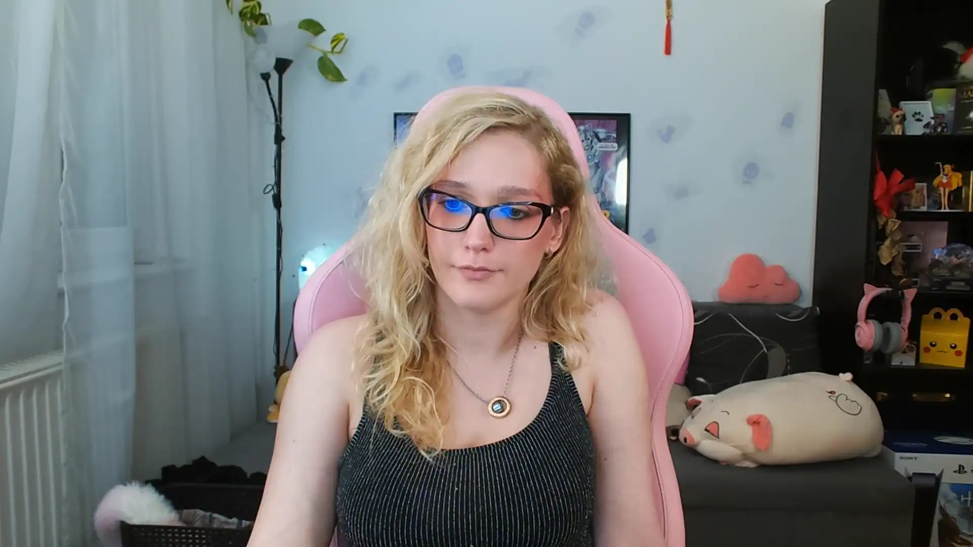 Lunanicole – [Cam4] Hot Babe Strips Wild Babe Webcam Model – 2026-04-19 10:27:39