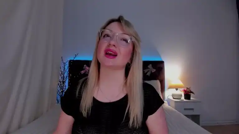 Millabelles – [Streamate] Shaved Girl Alone Hot Babe Strips – 2025-03-16 16:39:31