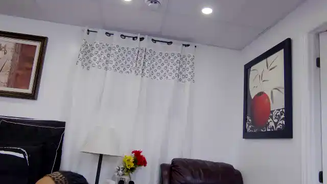Cin – [Xlovecam] Web Model Wet Ticket Show – 2025-04-26 23:20:16
