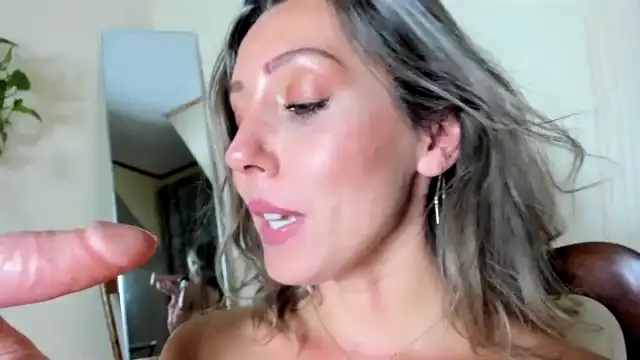 Essiac – [Myfreecams] Ticket Show Cum Hot Show – 2026-01-26 02:13:41