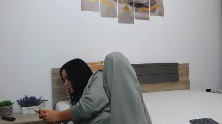 Cariyna – [Streamate] Big Tip Goal Huge Free Watch – 2025-02-02 03:22:24