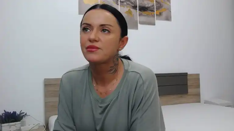 Cariyna – [Streamate] Sweet Model Xxxvideo Webcamsex – 2025-02-20 13:34:44