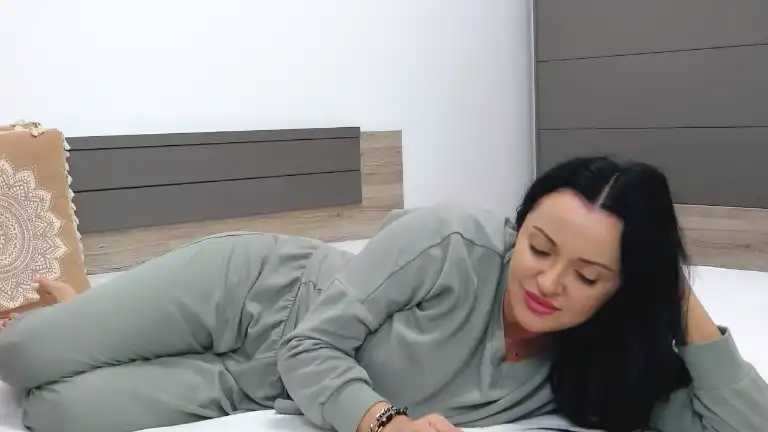 Cariyna – [Streamate] Flashing Ass Home Video Fuck Her Hard – 2025-06-05 15:38:14