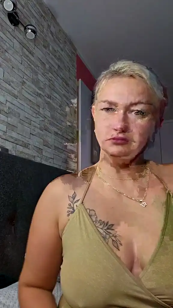 Fajna8 – [Showup] Lovely Amateur Licking Stunning – 2026-05-25 11:52:45