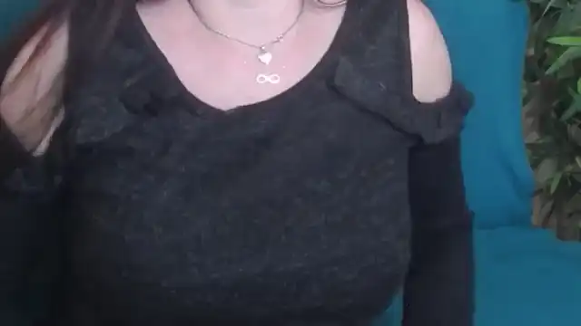 Foreverchic – [Myfreecams] Huge Prostitetus Chica – 2026-06-18 16:08:07