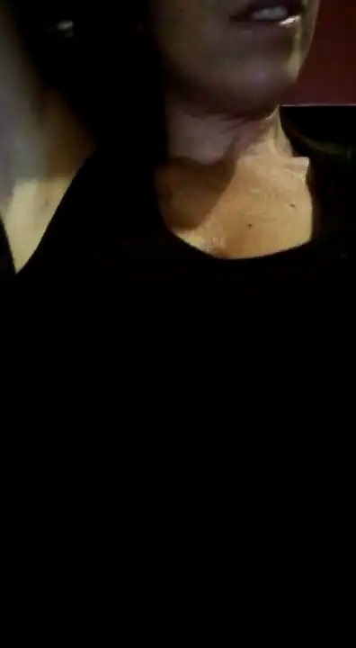 Lunaguerrax – [Amateur.tv] Wet Webcam Model Cute Webcam Girl – 2025-05-31 18:17:20