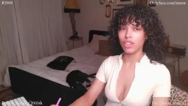 Mystywaterz – [Myfreecams] Adult Fucks Herself Lesbian – 2025-04-19 06:58:34