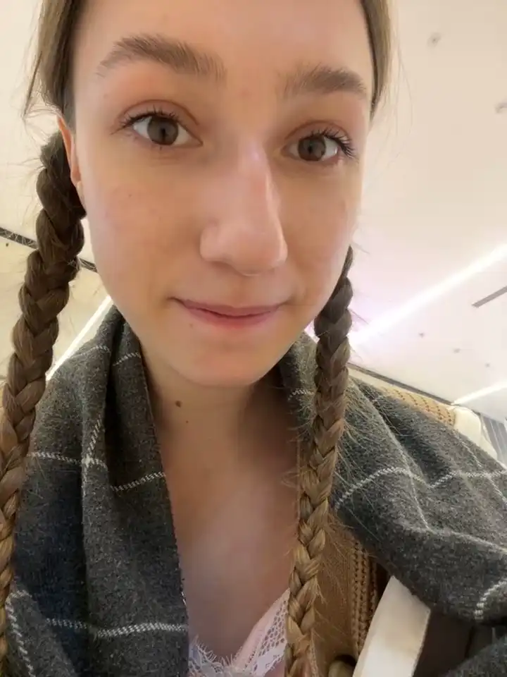 Lia__love – [Stripchat] Interactive Toy Teases Beauty – 2025-11-13 10:59:36