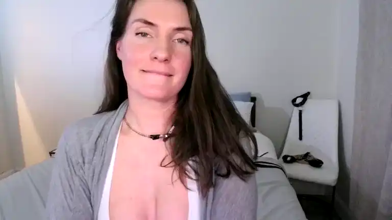 Abigailrockmore – [Streamate] Sweet Girl Summing Twerking – 2025-08-27 02:31:57