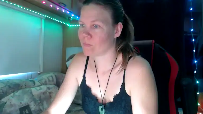 Missmdf – [Streamate] Awesome Whores Panties – 2025-04-04 19:19:56