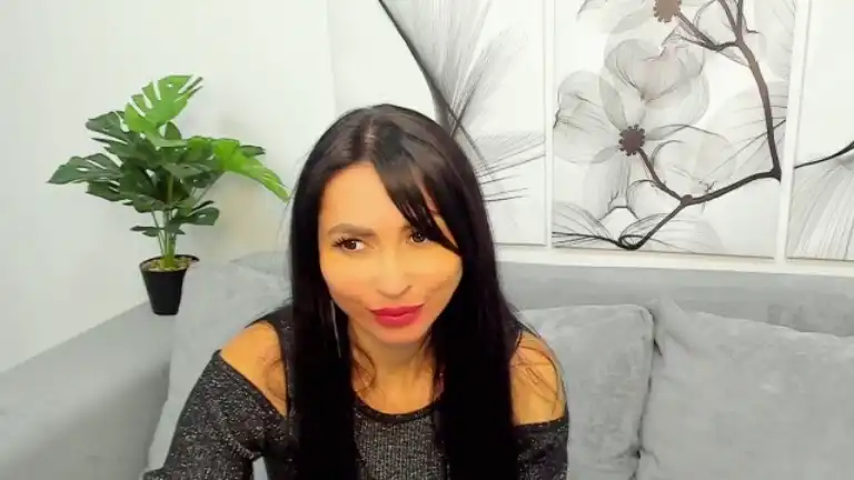 Isabellamori – [Streamate] Nora Fingering Hot Babe Strips – 2025-01-24 08:18:19