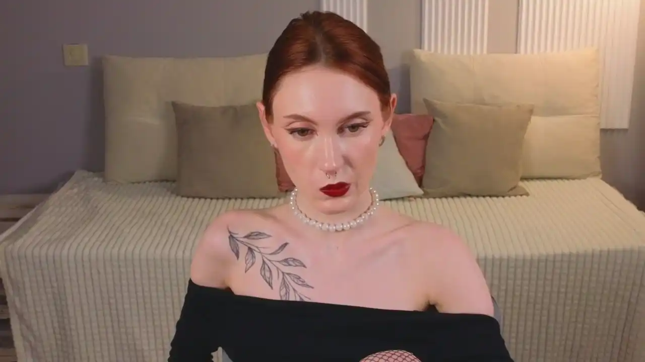 Jo_jo_red_ – [Stripchat] Playful Girl Alone Web Model – 2025-04-19 12:15:15