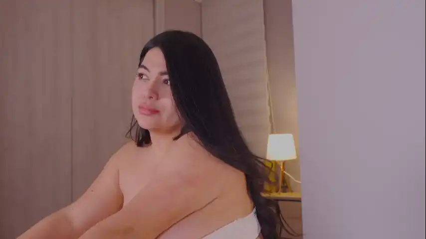 _lasuescun – [Chaturbate] Domi Party Xxxvideo – 2025-01-01 02:45:59