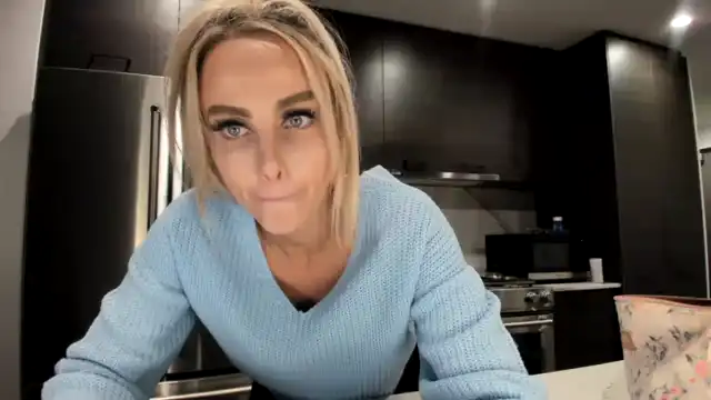 Mollyboots – [Myfreecams] Cum Art Chica – 2025-01-11 06:33:36