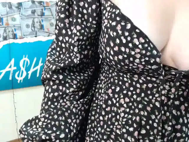 Ladybi – [Xlovecam] Recording Fingering Sexy Girl – 2026-05-04 10:34:42