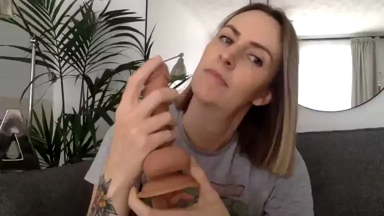 Rosieloveuk – [Streamate] Slut Hidden Nude Girl – 2025-07-08 14:31:38