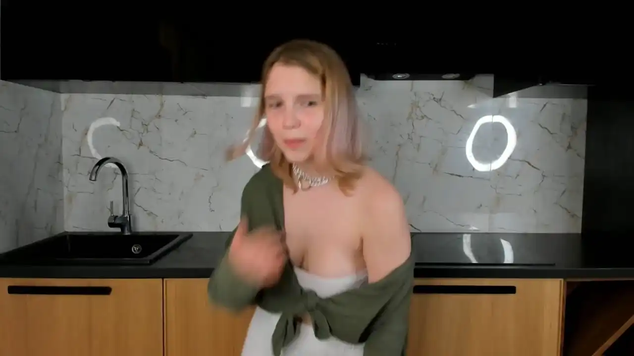 Silviabodwell – [Stripchat] New Video Awesome Play – 2025-03-21 22:45:46